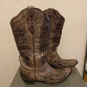 Corral boots